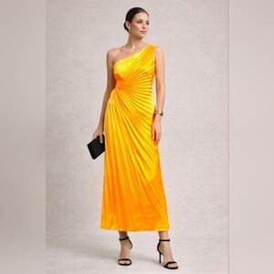 Elegant Gianni Bini one-shoulder pleated evening gown, size 14, Formal dress